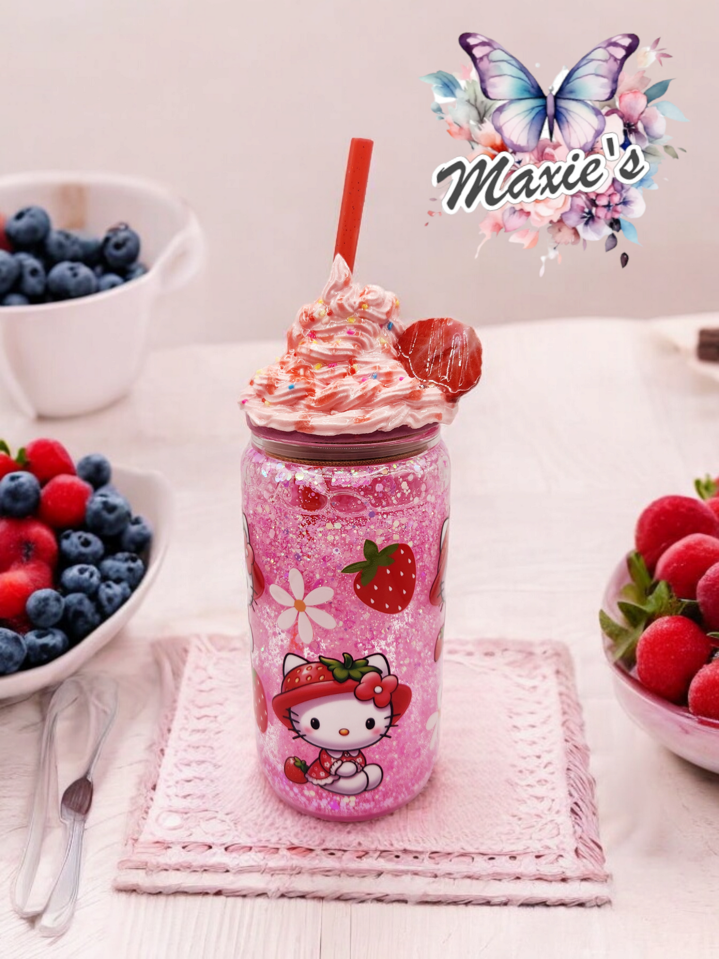 Strawberry 🍓 Kitty & Daisy with Yummy Whipped Cream 16oz. Libbey Glass Cup